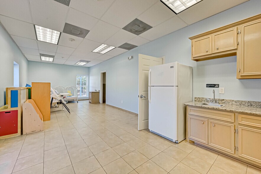 More Photos Of 2105 Cypress Landing Dr, Houston Daycare Center For Sale