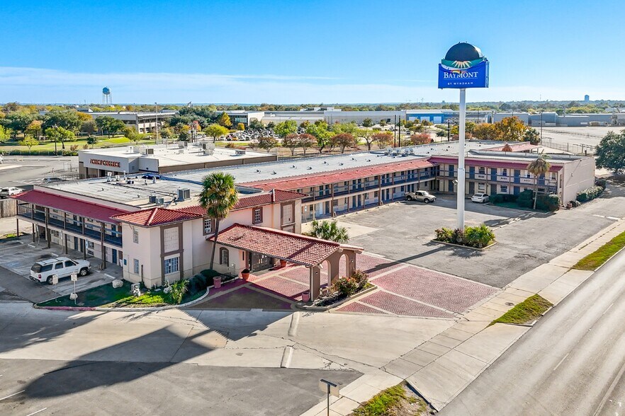 Primary Photo Of 7202 S Pan Am Expy, San Antonio Hotel For Sale
