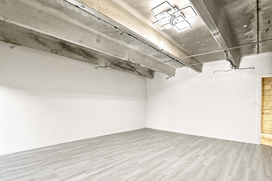 More Photos Of 1209 Gateway Rdg, Lake Park Warehouse For Sale