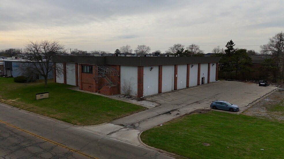 More Photos Of 511 Industrial Mile Rd, Columbus Warehouse For Sale