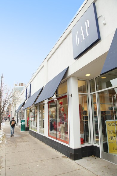 More Photos Of 3214-3218 N Broadway St, Chicago Storefront Retail Office For Lease