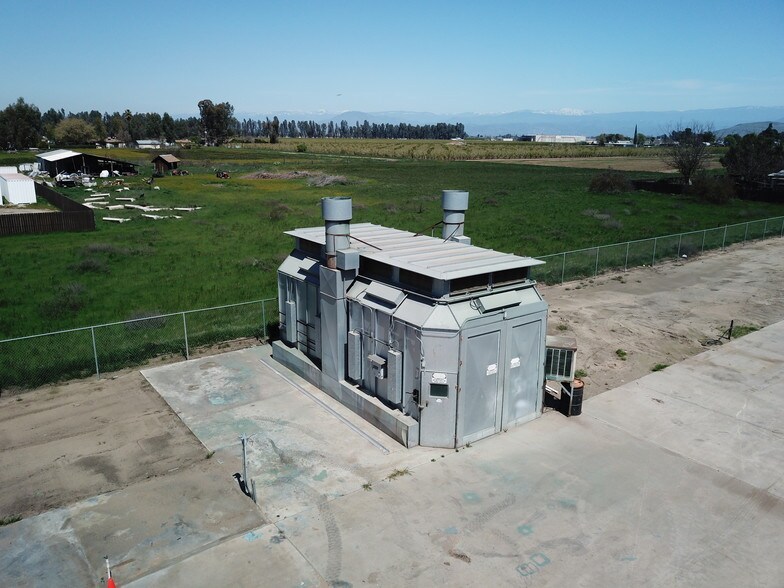 More Photos Of 43016 Road 68, Reedley Warehouse For Lease