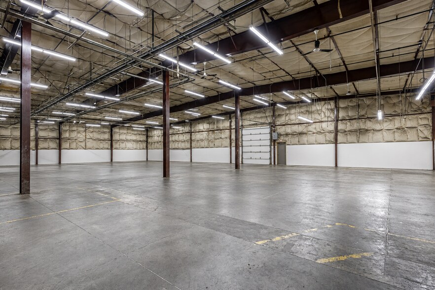 More Photos Of 198-202 Benton Dr, East Longmeadow Warehouse For Lease