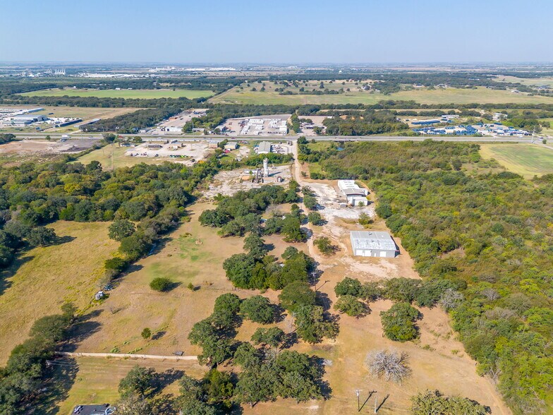 More Photos Of 3545 N Main St, Cleburne Industrial For Lease