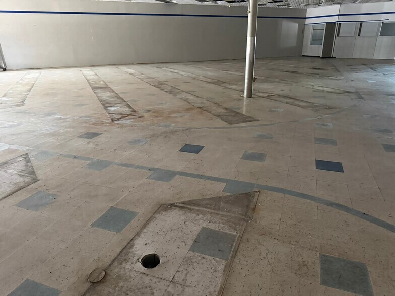 More Photos Of 701 Atlanta Rd, Seaford Freestanding For Lease
