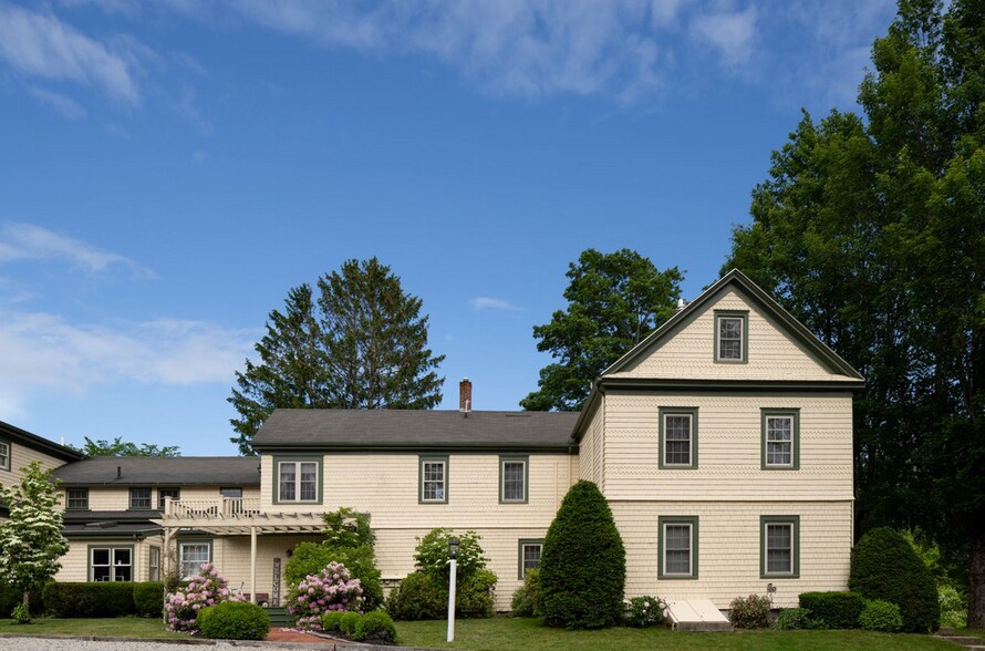 Primary Photo Of 15 Locke St, Kennebunkport Hospitality For Sale