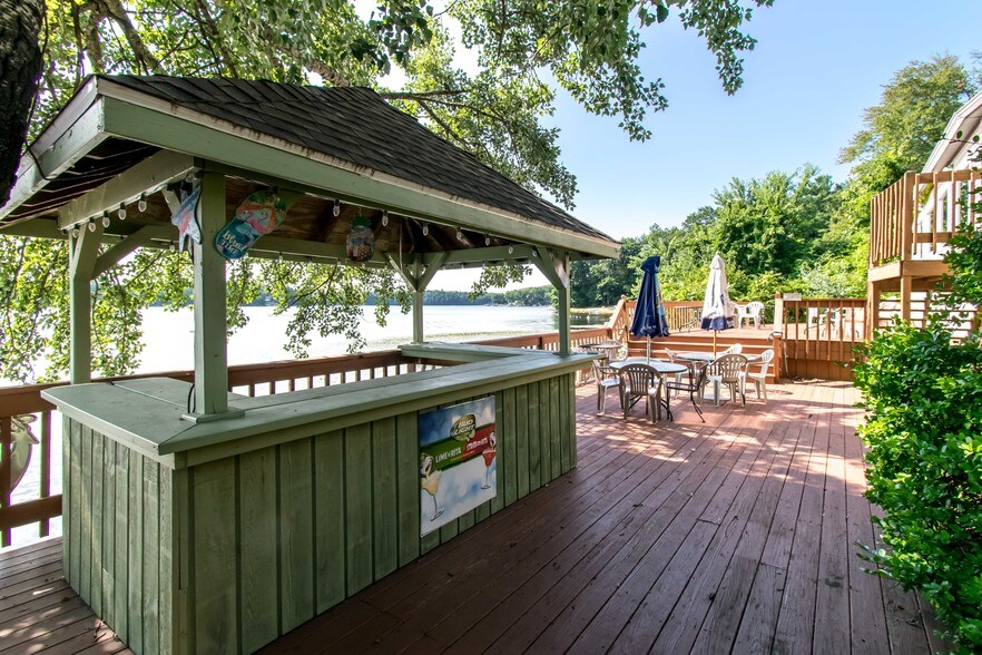 More Photos Of 141 Congamond Rd, Southwick Restaurant For Lease