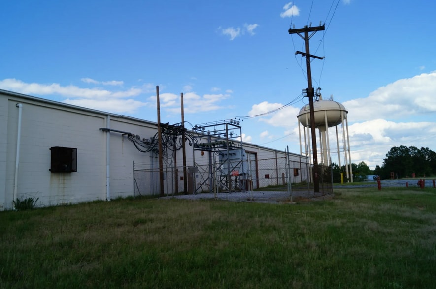 More Photos Of 584 Highway 28 S, Abbeville Warehouse For Lease