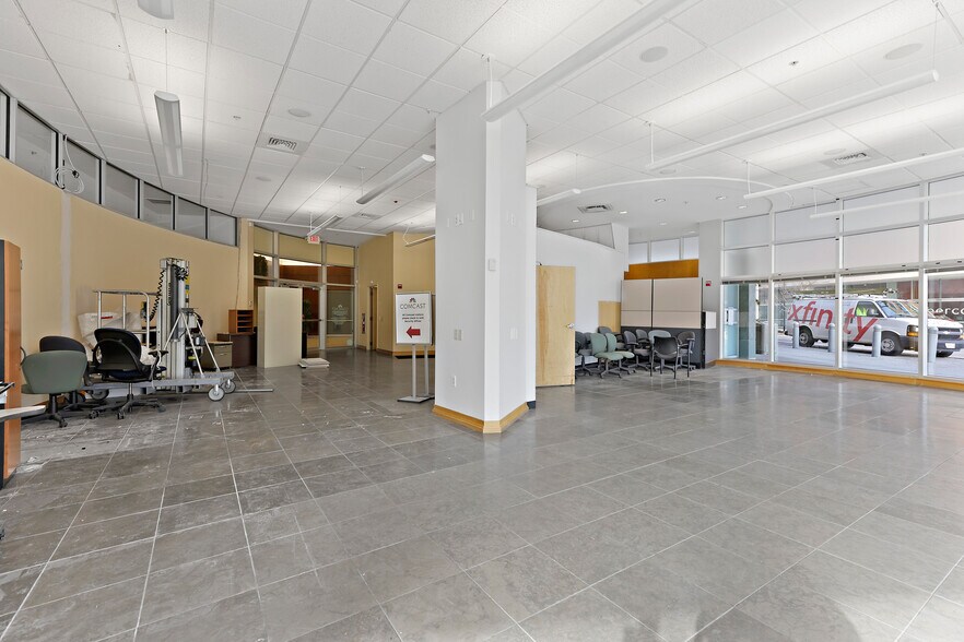 More Photos Of 221 W Philadelphia St, York Office For Sale