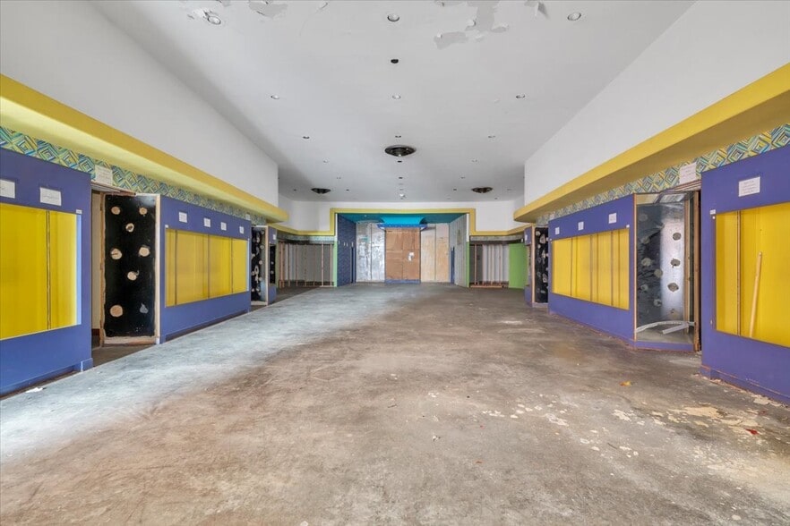 More Photos Of 210 S Jefferson St, Roanoke Loft Creative Space For Sale