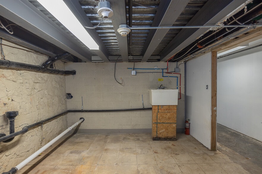 More Photos Of 102 Main St, Nyack Storefront Retail Residential For Lease