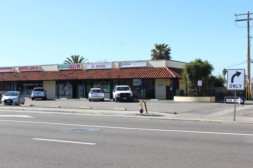 More Photos Of 305-321 N Ash St, Escondido Storefront For Lease