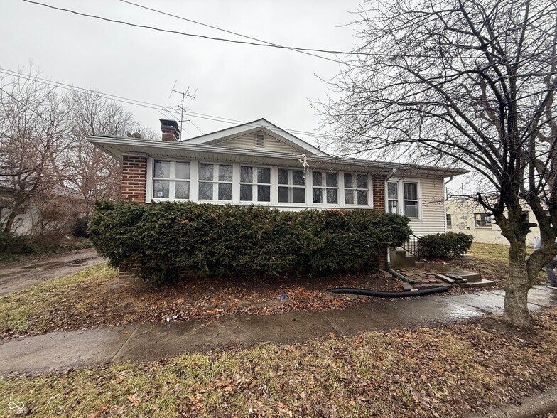 More Photos Of 3823 E 10th St, Indianapolis Freestanding For Sale
