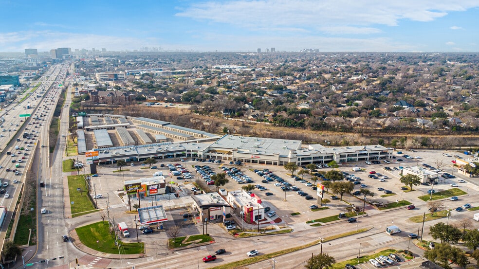 More Photos Of 11613-11617 N Central Expy, Dallas Unknown For Lease