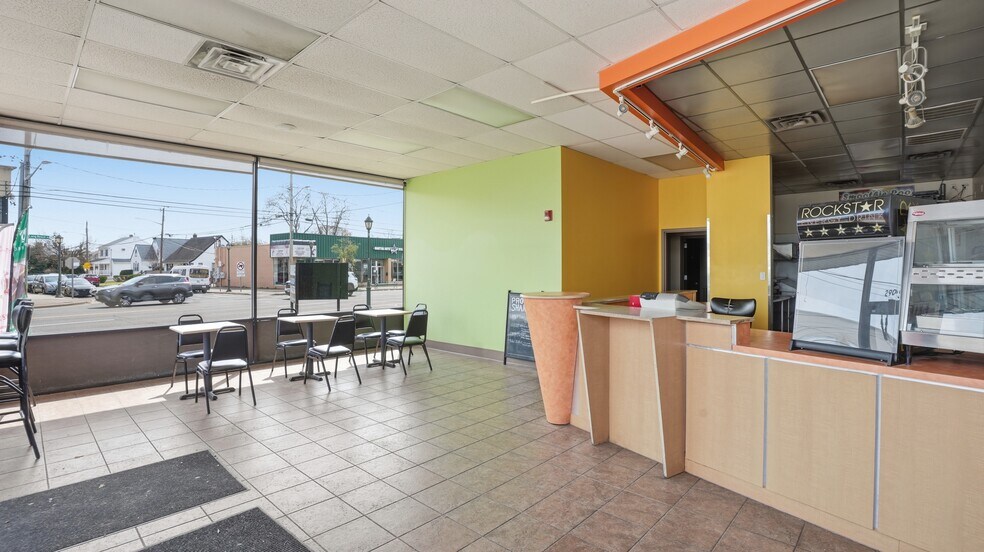 More Photos Of 2882-2904 Long Beach Rd, Oceanside Freestanding For Lease