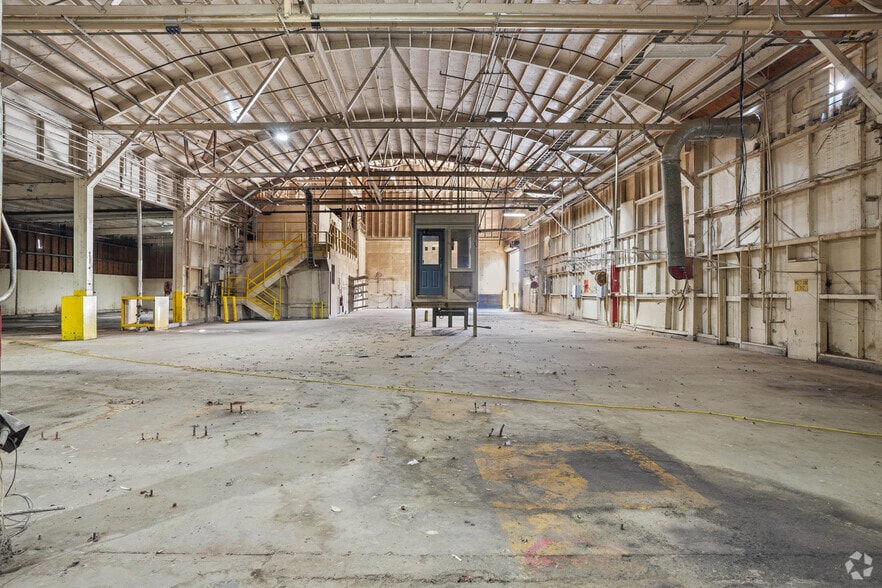 More Photos Of 105 Scr 25, Taylorsville Manufacturing For Sale