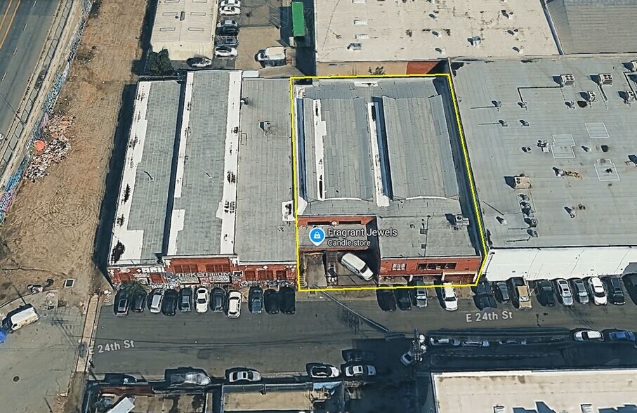 More Photos Of 2417 E 24th St, Los Angeles Warehouse For Lease