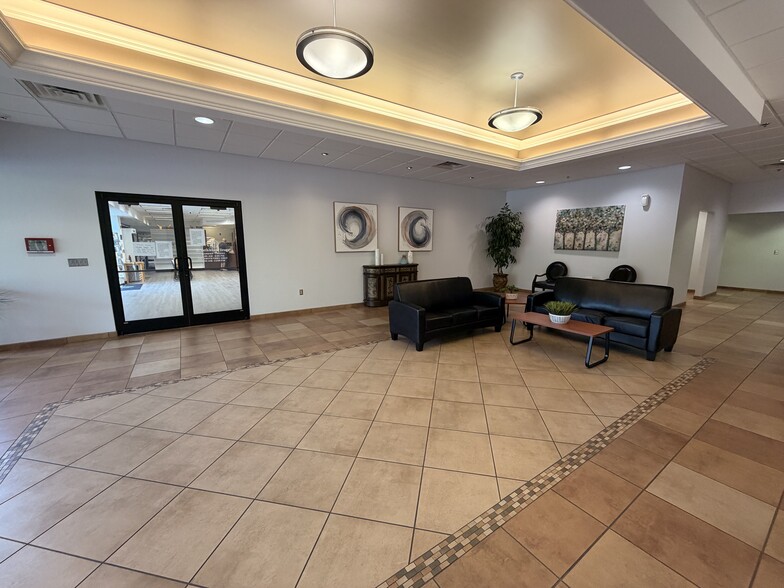 More Photos Of 800 Weatherly Dr, Clarksville Medical For Lease