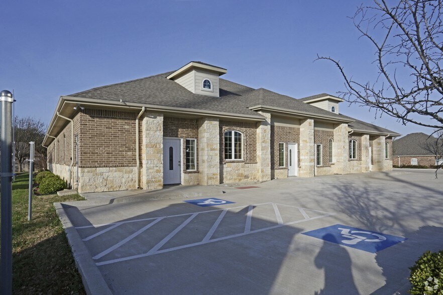 More Photos Of 3313 Naaman School Rd, Garland Office For Sale