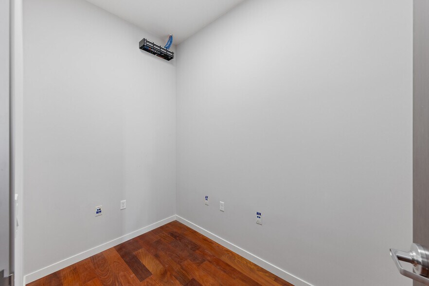 More Photos Of 420 Peninsula Ave, San Mateo Medical For Sale