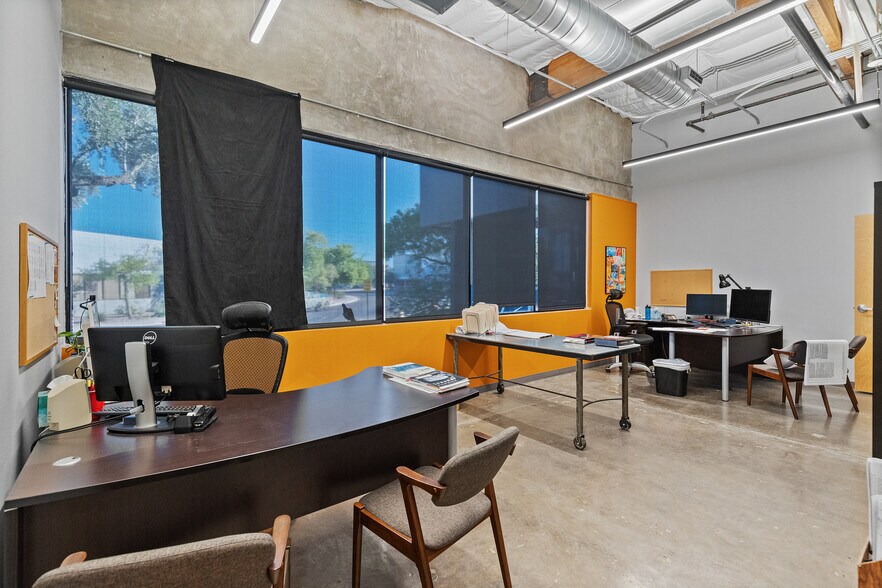 More Photos Of 2410 W Royal Palm Rd, Phoenix Light Manufacturing For Sale