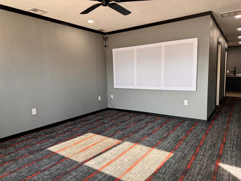 More Photos Of 603 Lake Murray Dr E, Ardmore Flex For Sale