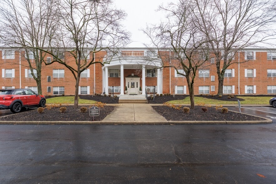 More Photos Of 4577 Olentangy River Rd, Columbus Apartments For Sale