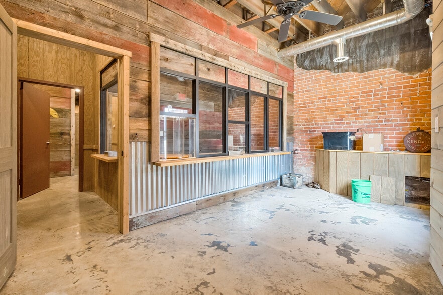 More Photos Of 4536 Michigan Ave, Detroit Storefront For Sale