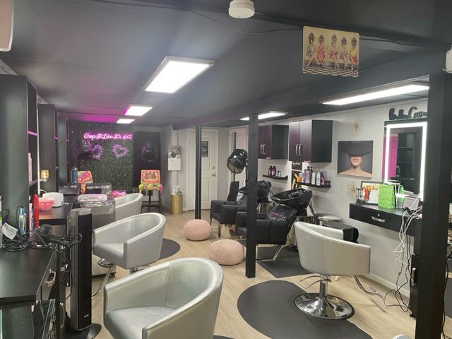 More Photos Of 100 E Hubbard St, Lindale Storefront For Sale