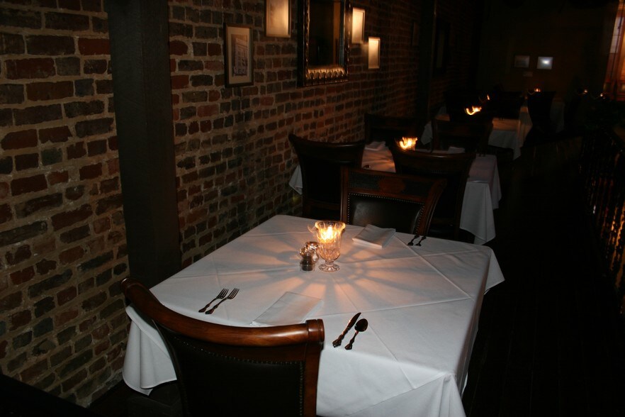 More Photos Of 111 E Erwin St, Tyler Storefront Retail Office For Lease