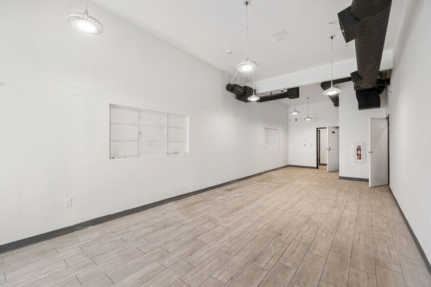 More Photos Of 1059-1063 N Palm Canyon Dr, Palm Springs Storefront For Sale