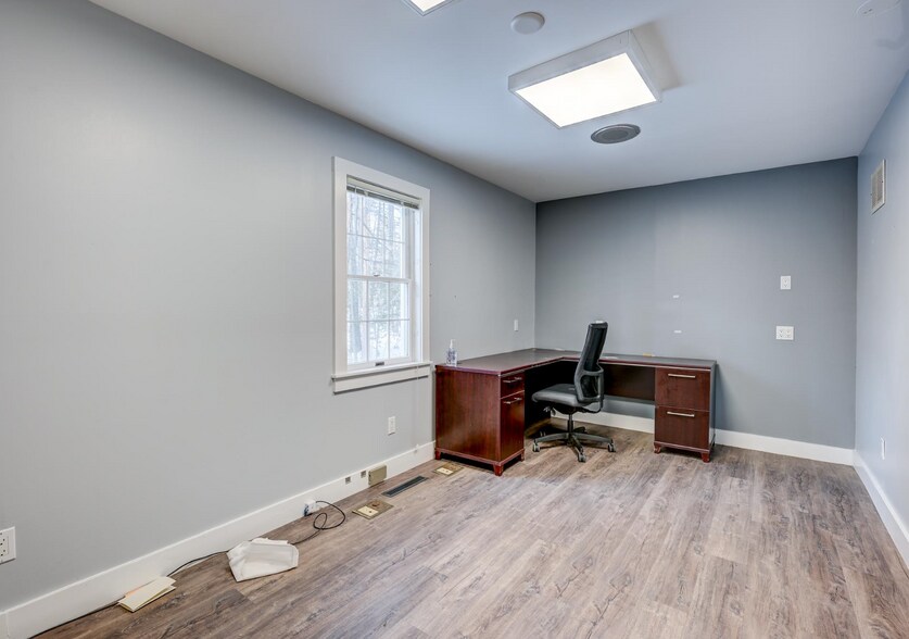 More Photos Of 2977 White Mountain Hwy, North Conway Office For Lease