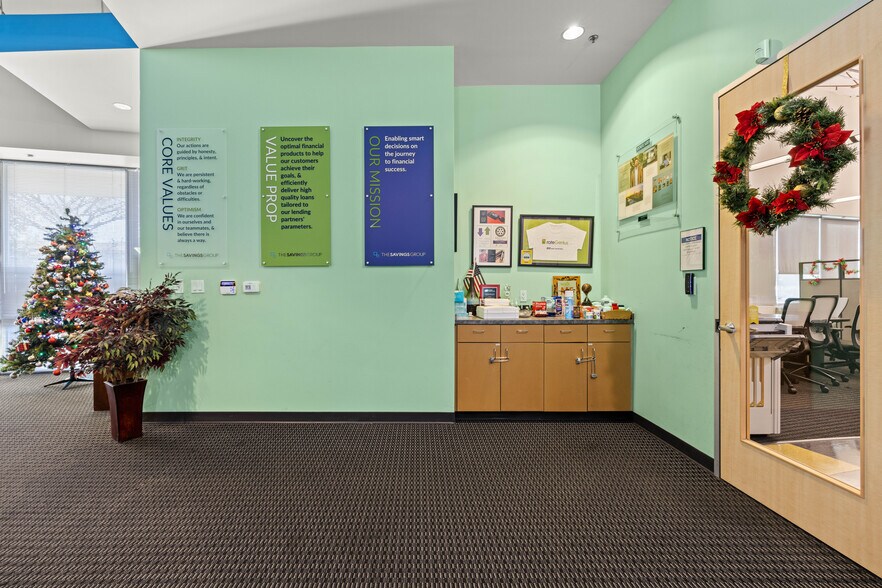 More Photos Of 9300 United Dr, Austin Unknown For Lease