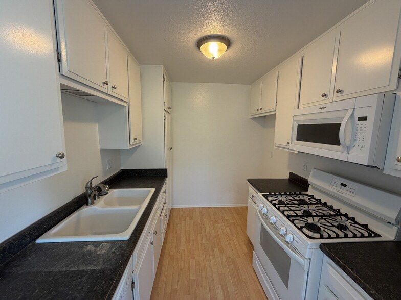 More Photos Of 33856 Pequito Dr, Dana Point Apartments For Sale