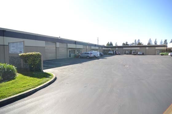 More Photos Of 33441-33459 Western Ave, Union City Warehouse For Lease