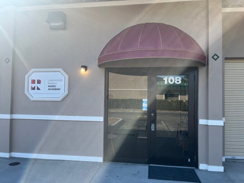 More Photos Of 4920 Lena Rd, Bradenton Light Distribution For Lease