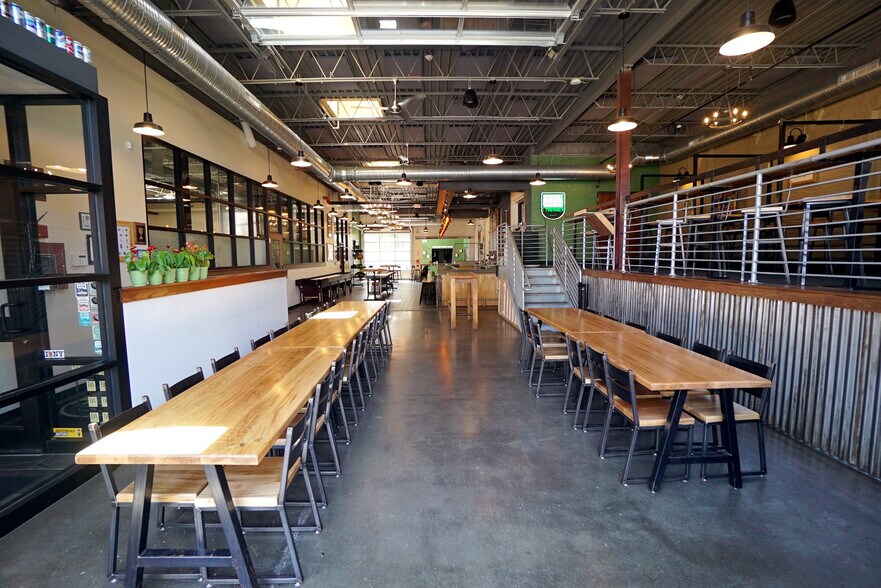 More Photos Of 520 7th St, Buffalo Specialty For Lease