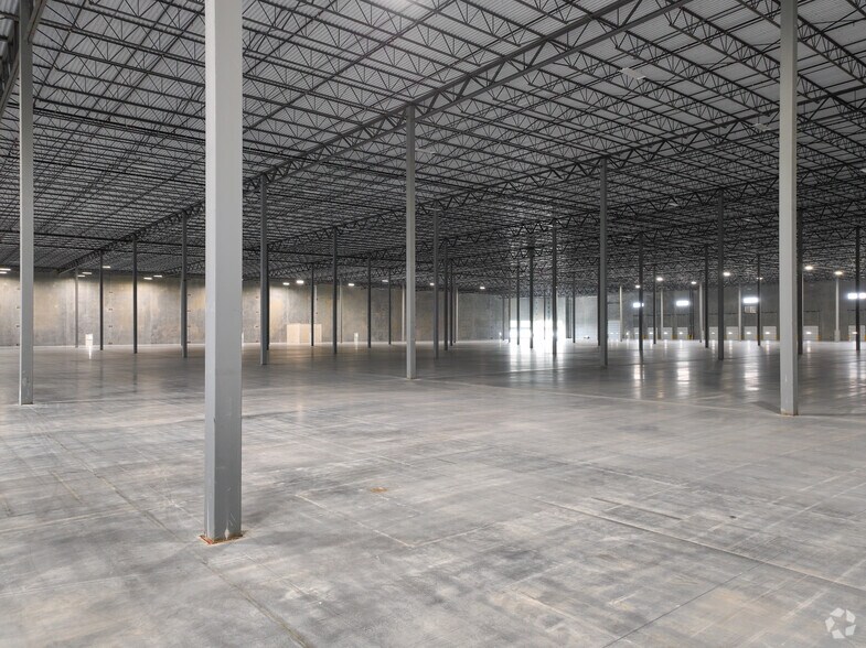 More Photos Of 1500 Delta Dr, Gastonia Distribution For Lease