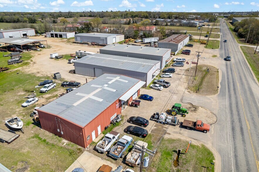 More Photos Of 2620 Farm Road 79, Paris Warehouse For Sale