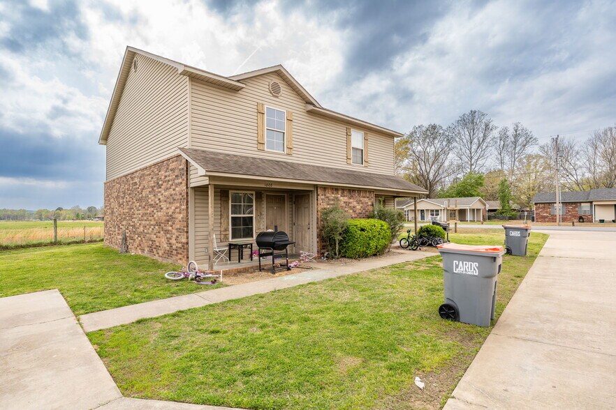 More Photos Of 1810 Hanson Dr, Lavaca Apartments For Sale