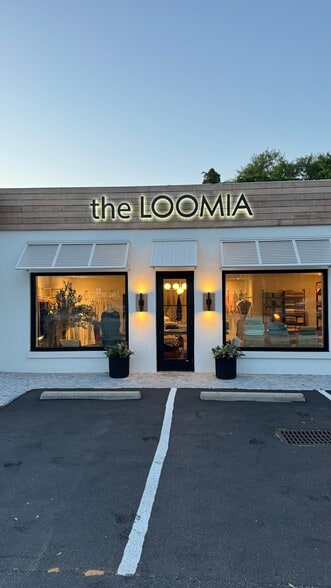 More Photos Of 404 Coleman Blvd, Mount Pleasant Freestanding For Lease