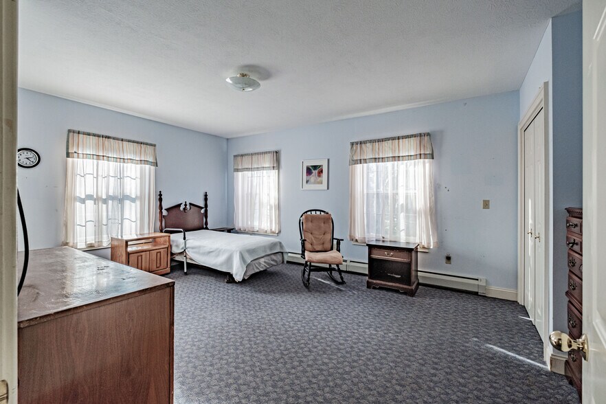 More Photos Of 257 South St, Biddeford Specialty For Sale