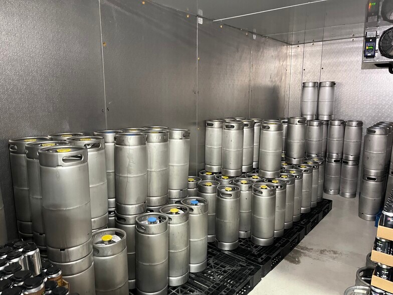 More Photos Of 136 Huron Ave, Oconto Warehouse For Sale