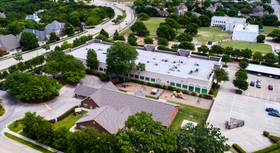More Photos Of 1950 NE Green Oaks Blvd, Arlington Office For Sale