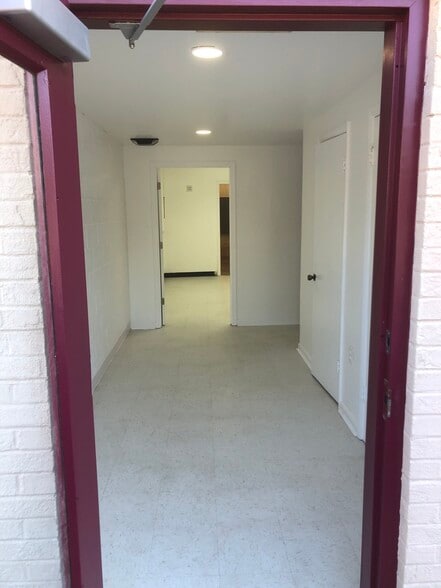 More Photos Of 44827 Old Ox Rd, Sterling Warehouse For Lease