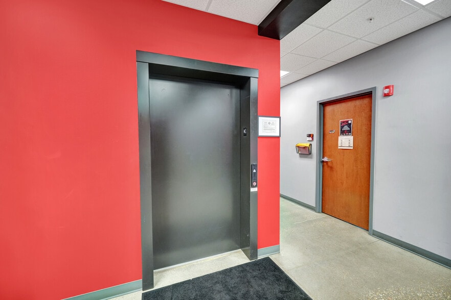 More Photos Of 7104 W County Road 116, Midland Warehouse For Lease