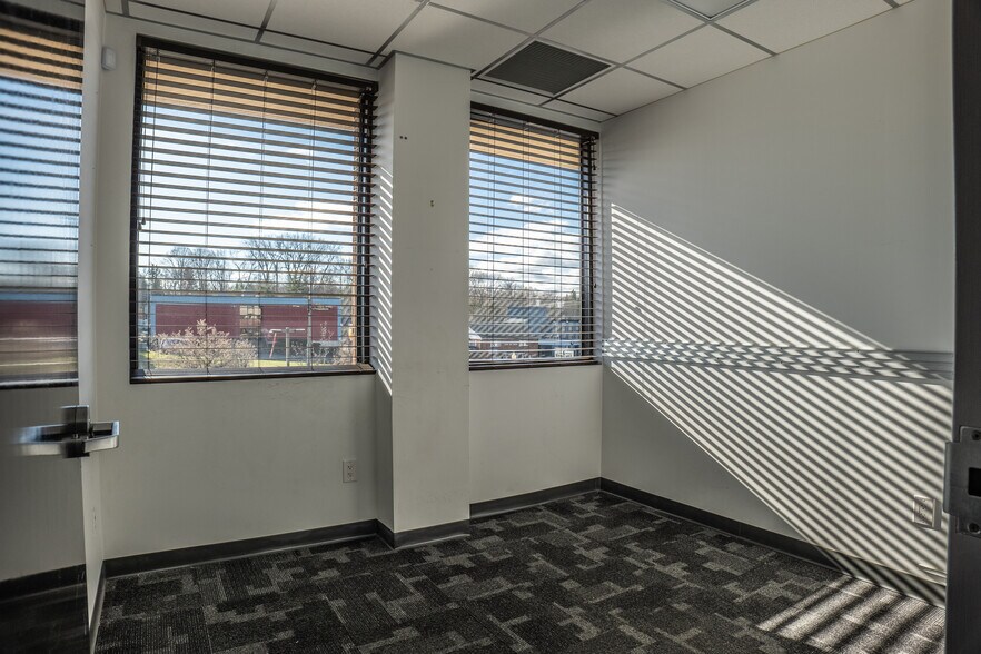 More Photos Of 6 Stony Hill Rd, Bethel Medical For Lease