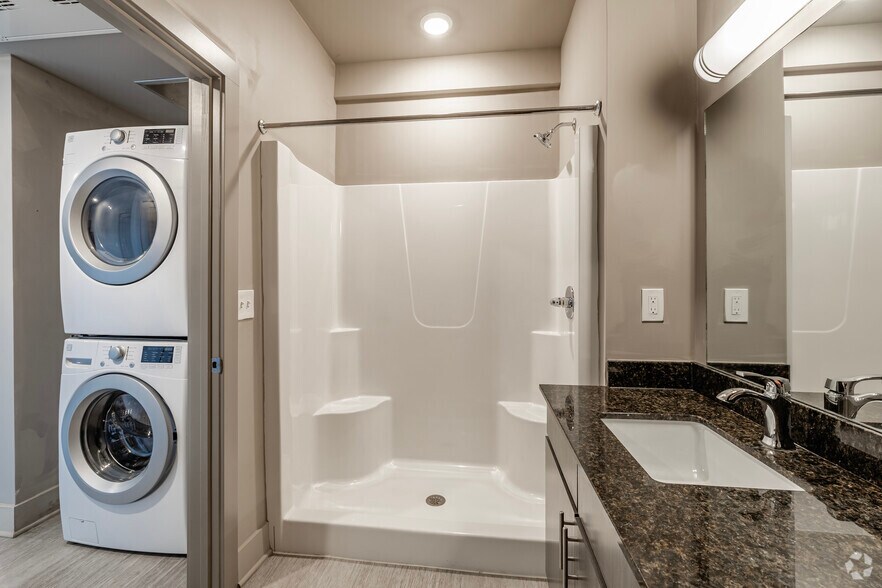 More Photos Of 2010-2024 E Michigan Ave, Lansing Apartments For Sale