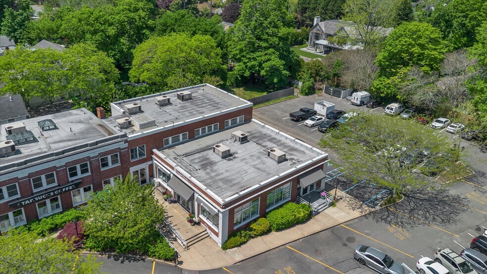 More Photos Of 2488 Montauk Hwy, Bridgehampton Freestanding For Lease