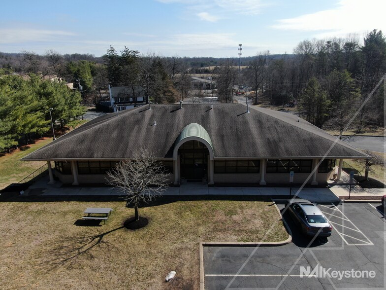 More Photos Of 2433 Morgantown Rd, Reading Office For Lease